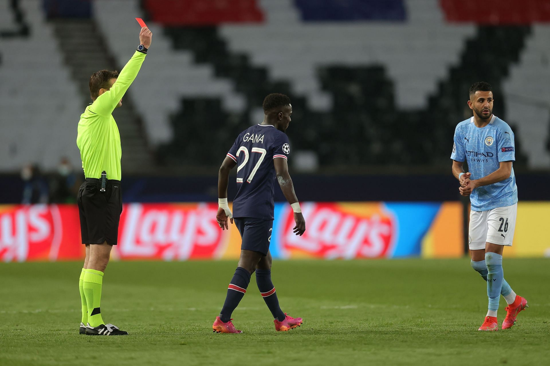 Paris Saint-Germain v Manchester City - UEFA Champions League Semi Final: Leg One